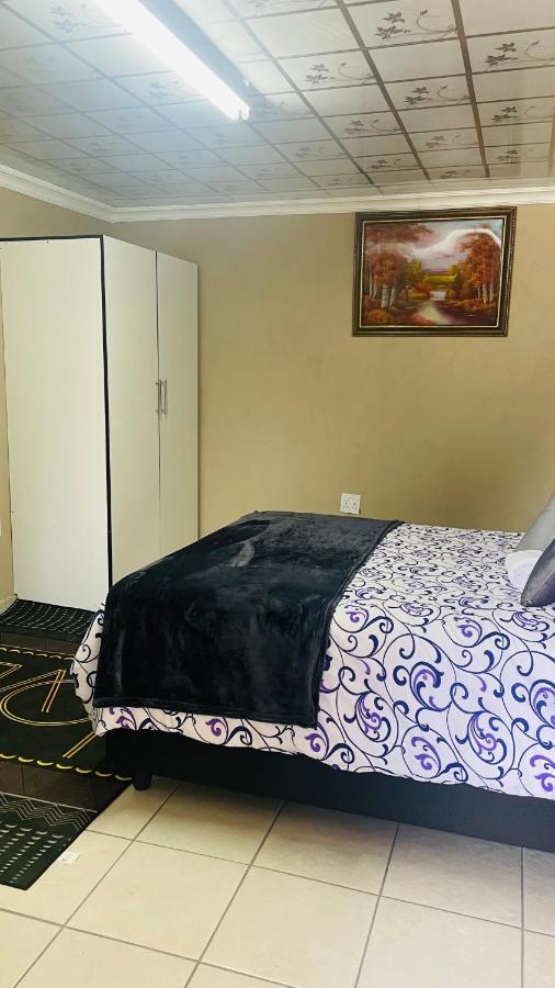 Super Classic Guest House Pretoria-Noord Exterior foto